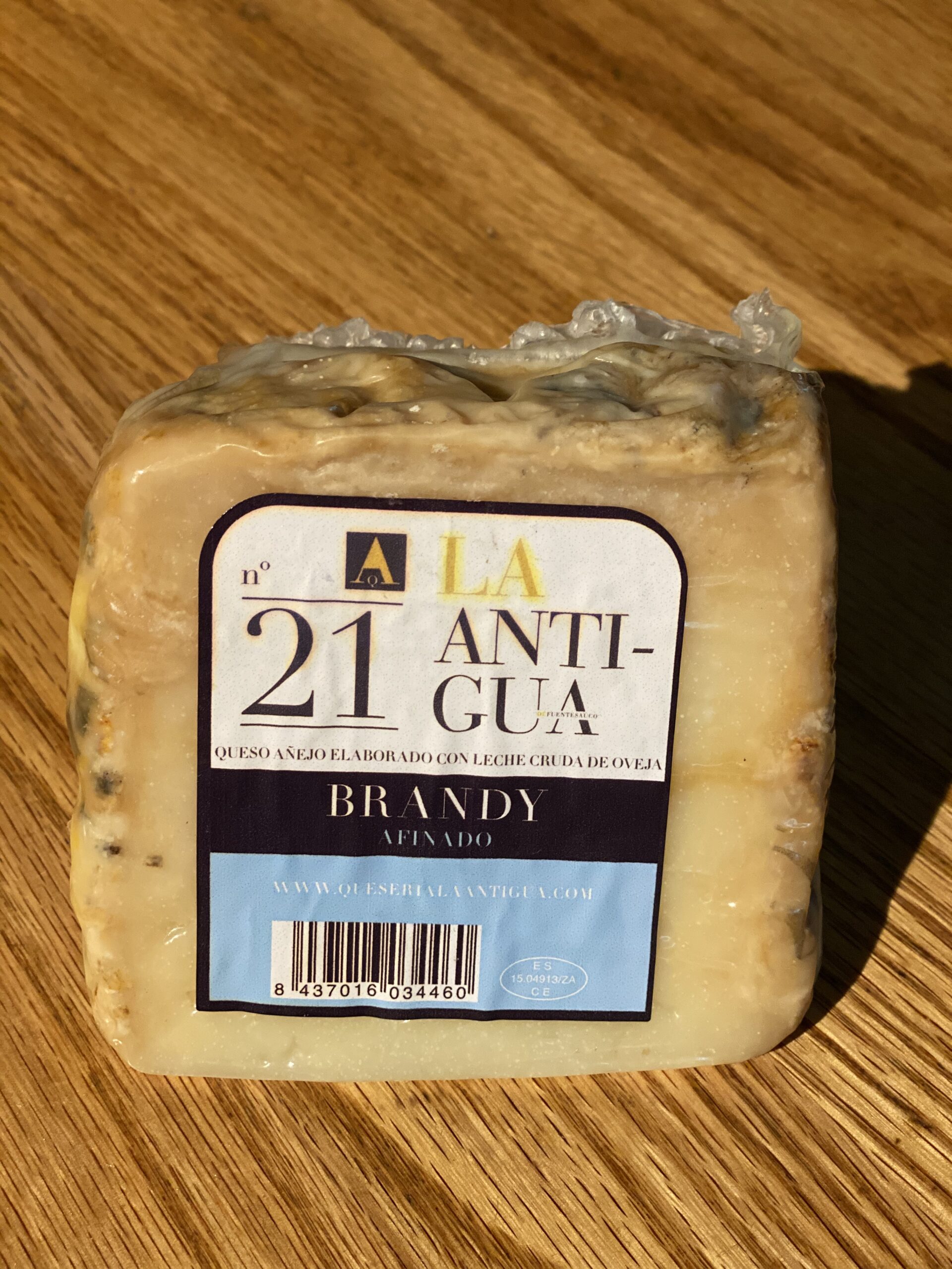 Queso de oveja en Brandy - Serranos Bodega