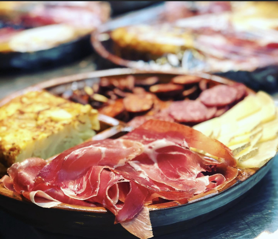 Serrano´s lukrative Iberiske aften -Serranos Bodega